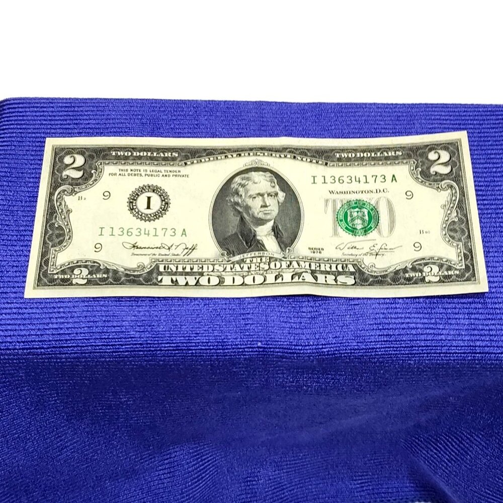 1976 Bicentennial Two Dollar Bill Commemorative Currency Crisp Condition RARE